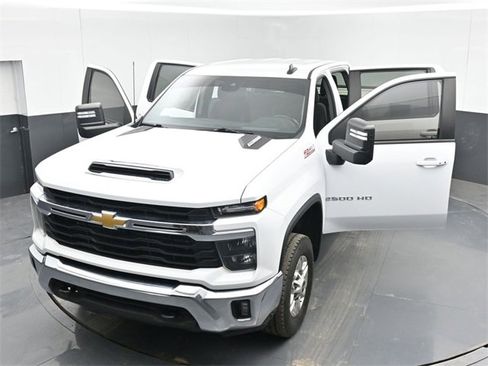 Used 2024 Chevrolet Silverado 2500 LT w/ Convenience Package image 47
