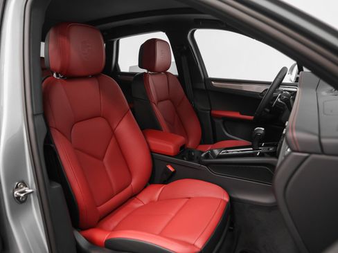 Certified 2026 Porsche Macan Turbo AWD/4WD image 23