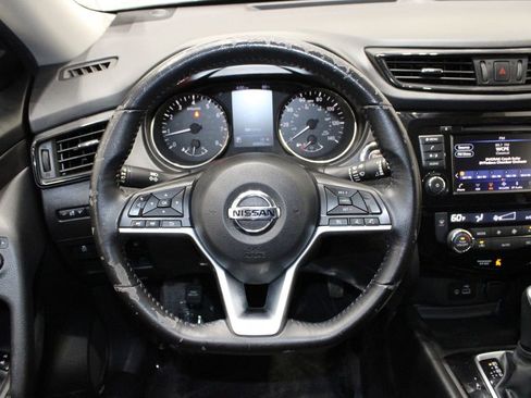 Used 2020 Nissan Rogue SV image 23