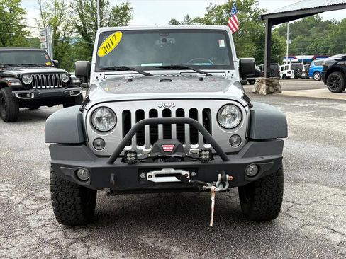 Used 2017 Jeep Wrangler Unlimited Sport w/ Quick Order Package 24S AWD/4WD image 2