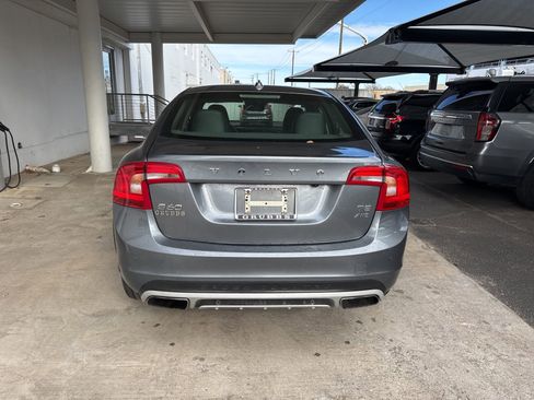 Used 2018 Volvo S60 T5 Cross Country Platinum image 4