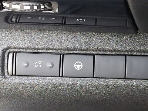 Certified 2023 Nissan Pathfinder SV w/ Black Appearance Package image 28