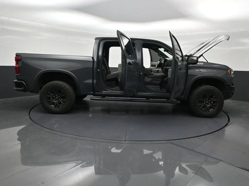 Used 2025 Chevrolet Silverado 1500 ZR2 w/ Technology Package AWD/4WD image 33