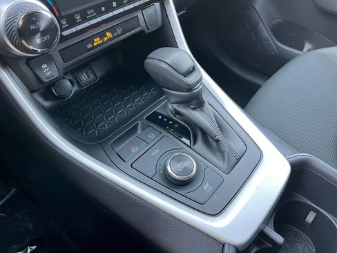 Used 2025 Toyota RAV4 LE image 40