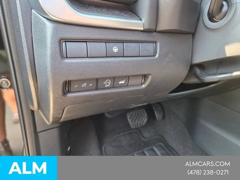 Used 2025 Nissan Rogue SV FWD image 28