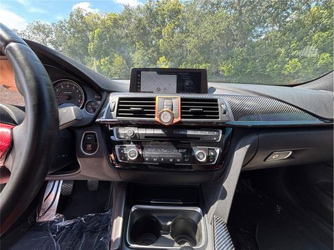 Used 2018 BMW M4 Coupe image 11