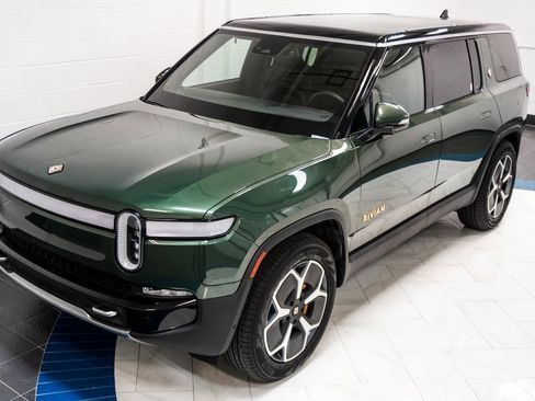 Used 2023 Rivian R1S Adventure image 16