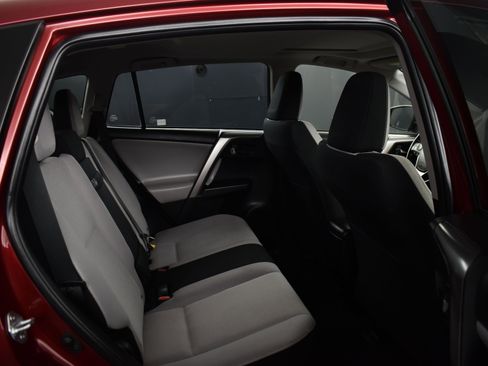 Used 2018 Toyota RAV4 XLE image 15