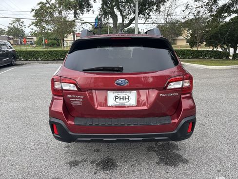 Used 2019 Subaru Outback 2.5i Premium image 6
