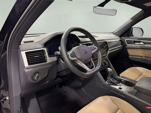 Used 2023 Volkswagen Atlas Cross Sport SE w/ Black Wheel Package image 10