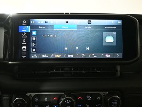 Used 2024 Jeep Wrangler Unlimited Rubicon w/ Dual Top Group AWD/4WD image 26