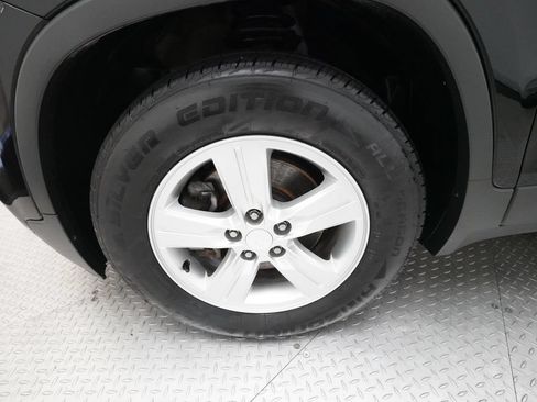 Used 2020 Chevrolet Trax LT FWD image 26