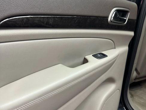 Used 2013 Jeep Grand Cherokee Laredo image 23