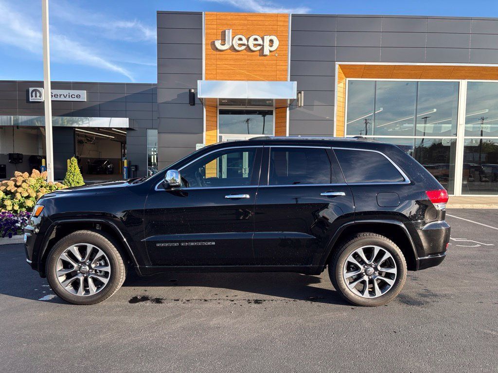 Used 2018 Jeep Grand Cherokee Overland AWD/4WD image 2