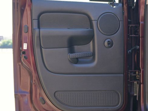 Used 2005 Dodge Ram 1500 Truck SLT image 31