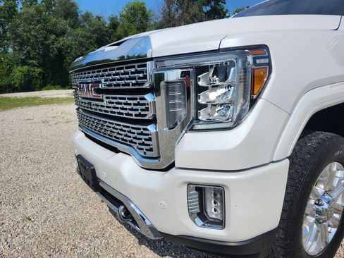 Used 2021 GMC Sierra 3500 Denali w/ Denali Ultimate Package AWD/4WD image 2