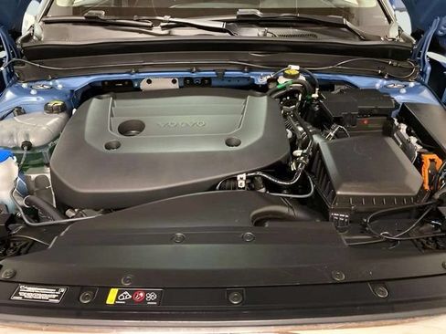 Used 2025 Volvo XC40 B5 Plus AWD/4WD image 89