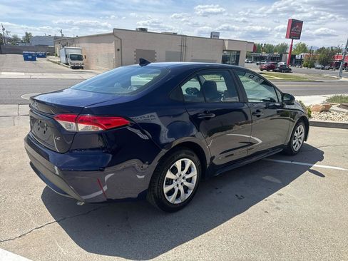 Used 2022 Toyota Corolla LE FWD image 5