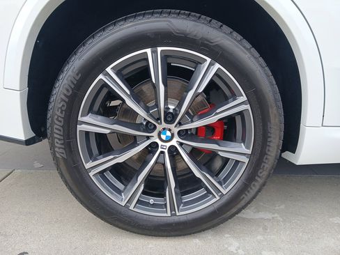 Used 2026 BMW X5 xDrive40i w/ M Sport Package image 13