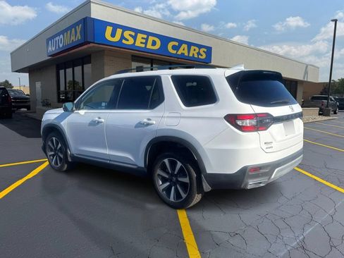 Certified 2023 Honda Pilot Touring image 7