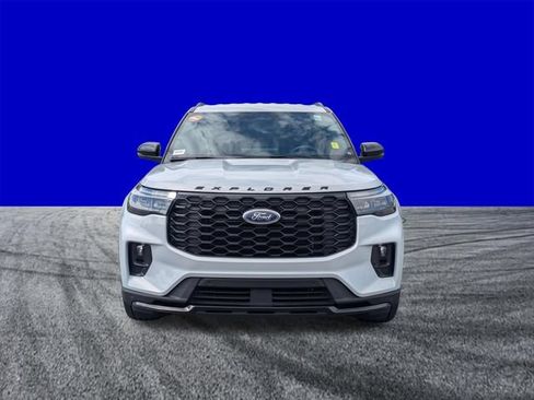 Certified 2026 Ford Explorer ST-Line w/ ST-Line Street Pack RWD image 9