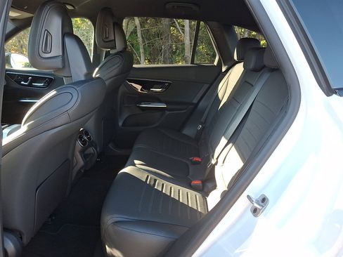 Certified 2025 Mercedes-Benz GLC 300 4MATIC image 10