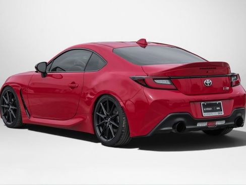 Used 2024 Toyota GR86 Premium RWD image 8