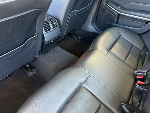 Used 2014 Mercedes-Benz E 350 4MATIC Sedan image 28
