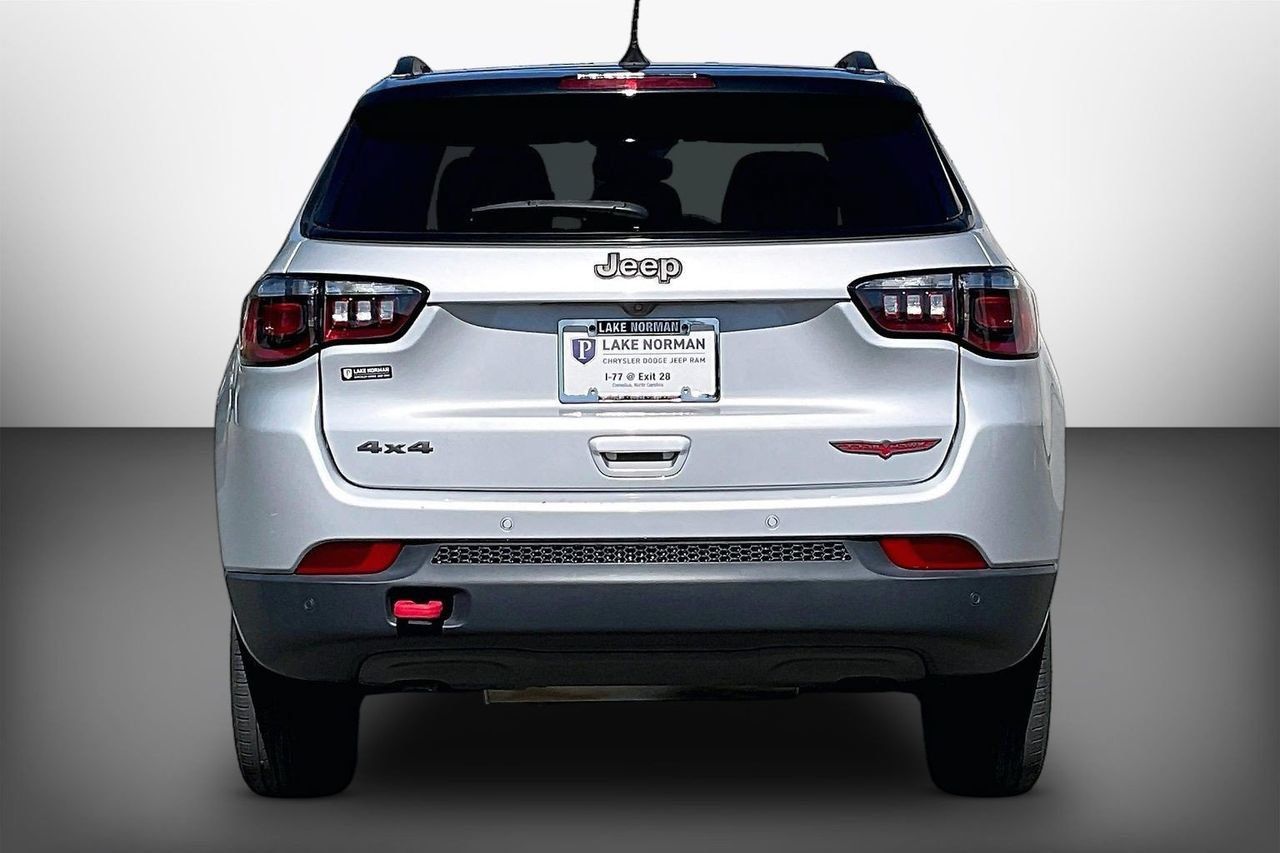 Certified 2024 Jeep Compass Trailhawk AWD/4WD image 7