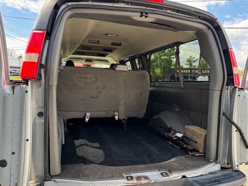 Used 2016 Chevrolet Express 3500 LS RWD image 16
