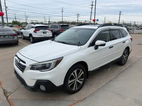 Used 2019 Subaru Outback 3.6R Limited w/ Popular Package #2 AWD/4WD image 5