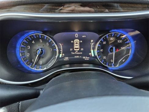 Used 2024 Chrysler Pacifica Limited image 38