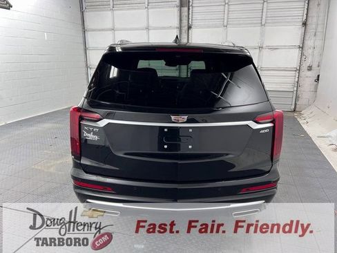 Used 2025 Cadillac XT6 Premium Luxury image 7