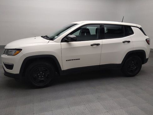 Used 2018 Jeep Compass Sport FWD image 2