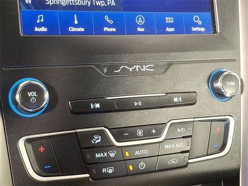 Used 2020 Ford Fusion SE image 19