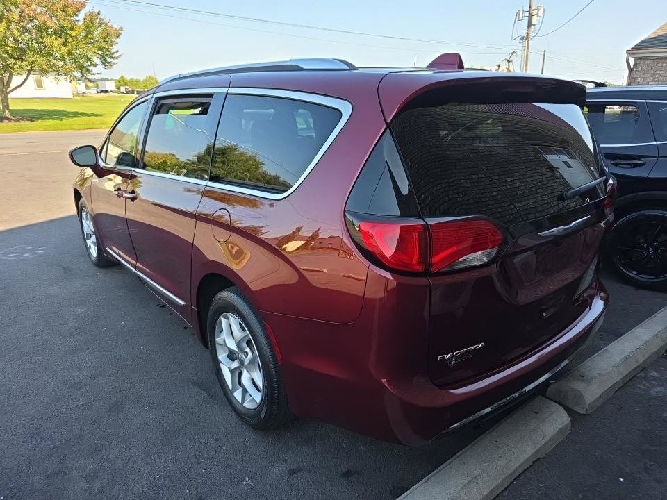 Used 2020 Chrysler Pacifica Touring-L Plus w/ Tire & Wheel Group FWD image 4