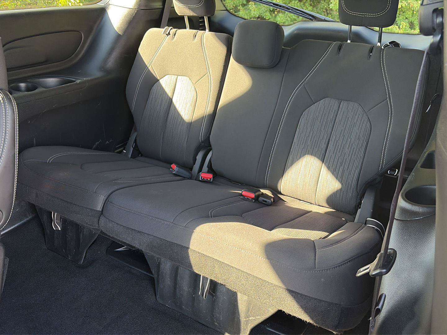 Used 2024 Chrysler Pacifica Touring FWD image 12