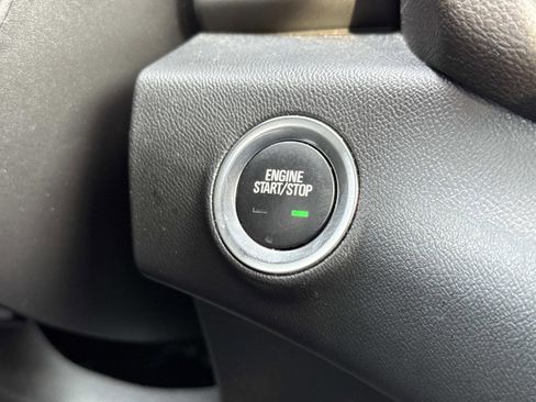 Used 2023 GMC Terrain SLT image 19