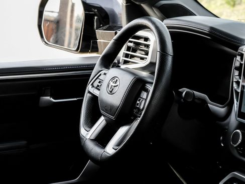 Used 2023 Toyota Sequoia Platinum image 17