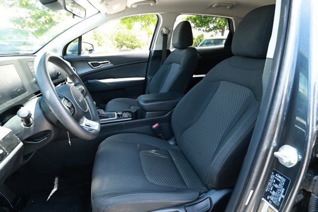 Used 2023 Kia Sportage LX AWD/4WD image 23