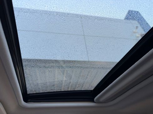 Used 2025 Subaru Crosstrek 2.0i Premium image 15