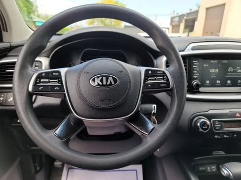 Used 2019 Kia Sorento AWD V6 image 16