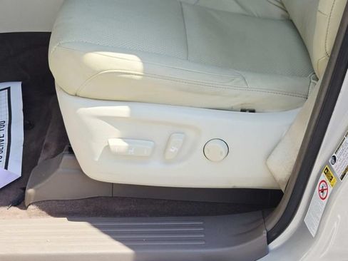 Used 2013 Lexus GX 460 w/ Comfort Plus Pkg AWD/4WD image 19