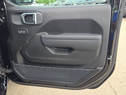 New 2025 Jeep Wrangler Sport S image 9