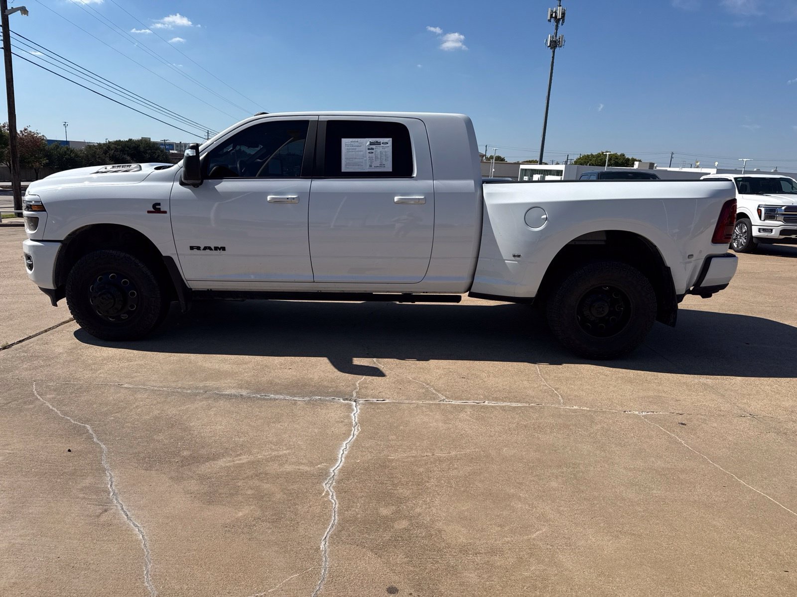 Used 2025 RAM 3500 Laramie AWD/4WD image 4