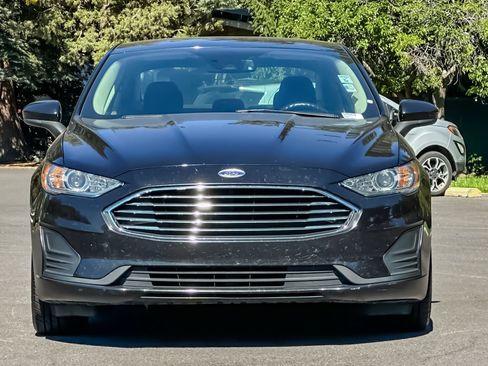 Used 2020 Ford Fusion SE FWD image 10