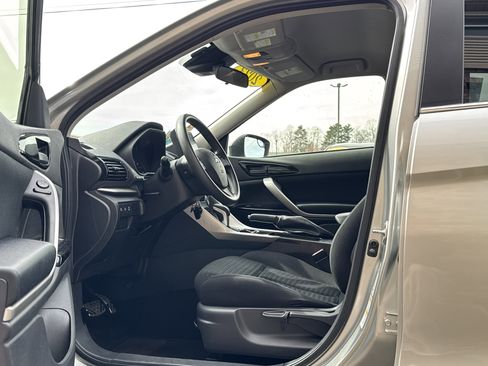 Used 2023 Mitsubishi Eclipse Cross LE image 9