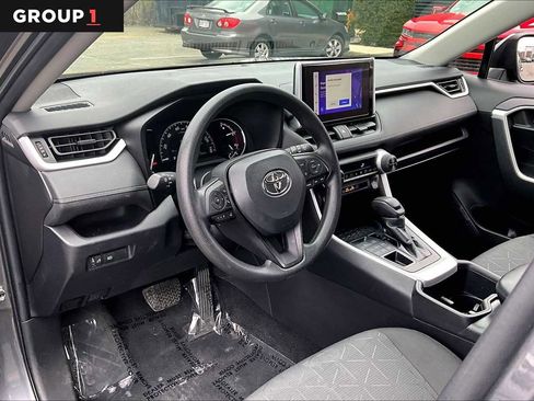 Used 2023 Toyota RAV4 XLE image 18
