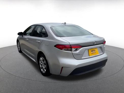 Used 2025 Toyota Corolla LE FWD image 11