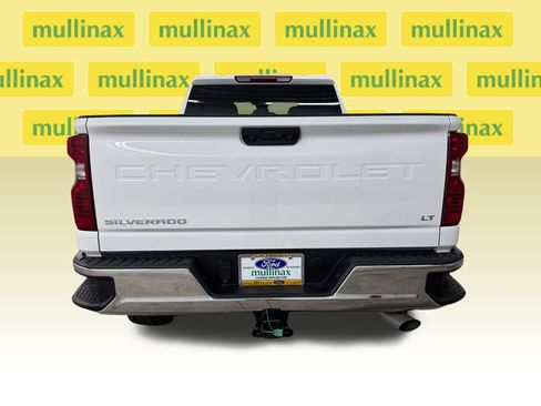 Used 2025 Chevrolet Silverado 2500 LT w/ Convenience Package AWD/4WD image 9